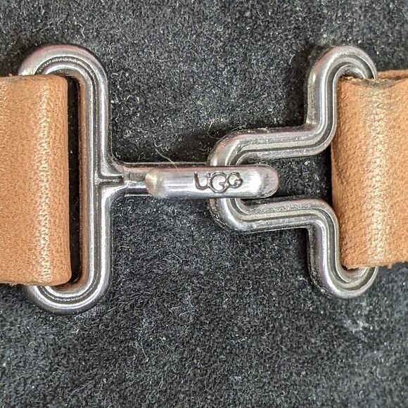 UGG™ Aven Suede Driving Moccasin - Picture 9 of 14